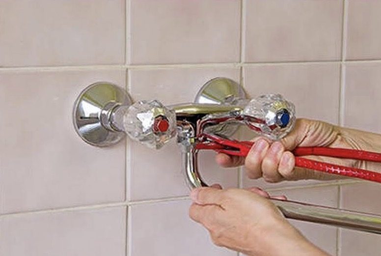 Instalación de válvula y tubería de cobre